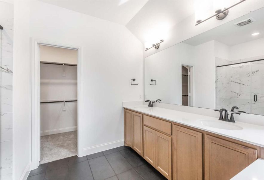 Furnished interior view inside a new home in Meadow Run, Melissa (Image 10).