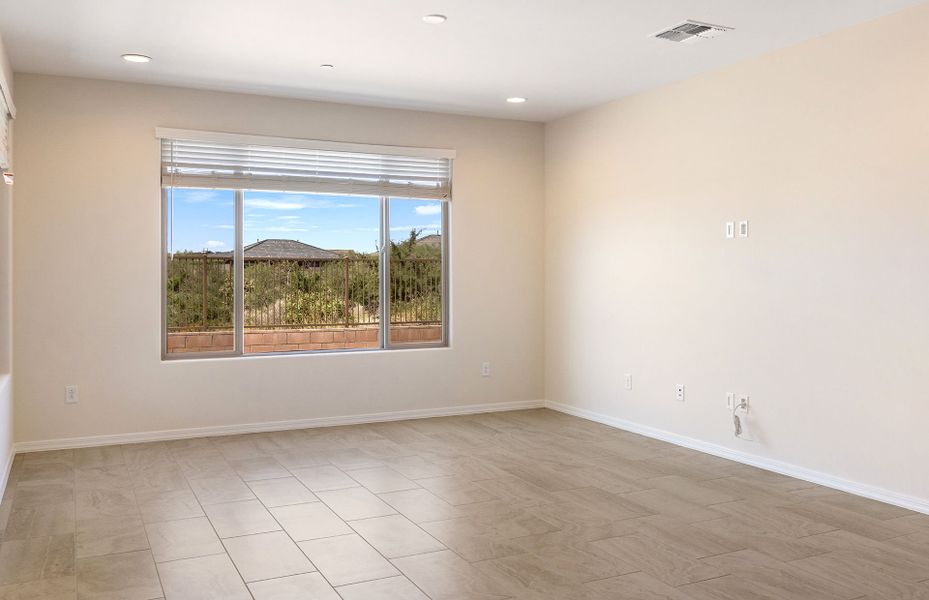 Spacious, unfurnished interior of a new home in Vistoso Canyon Estates, Oro Valley (Image 23).
