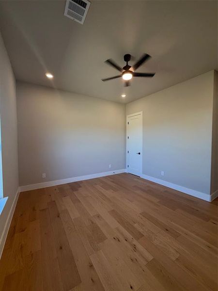 Spacious, unfurnished interior of a new home in Capitol Hill, Anna (Image 22).