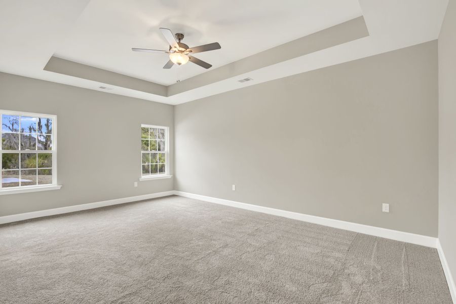 Aspen Plan Owner's Suite - Main Floor Luxury