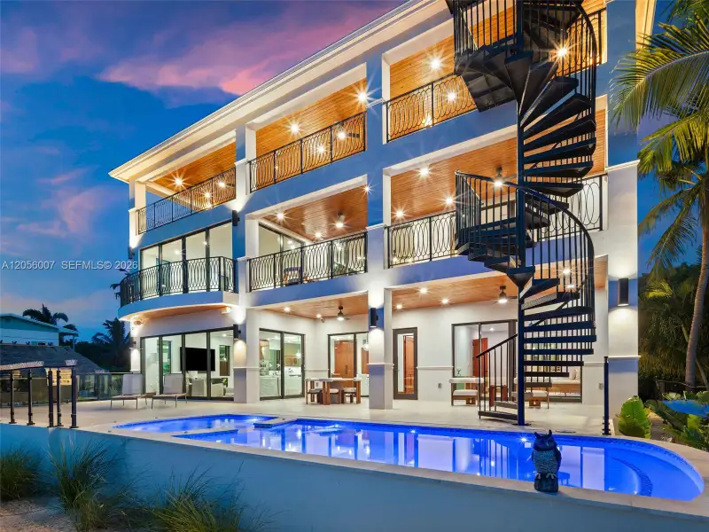 Condo located in Islamorada, Village of Islands, FL showcasing its design and architecture (Image 3). Condo located in Islamorada, Village of Islands, FL showcasing its design and architecture (Image 3).