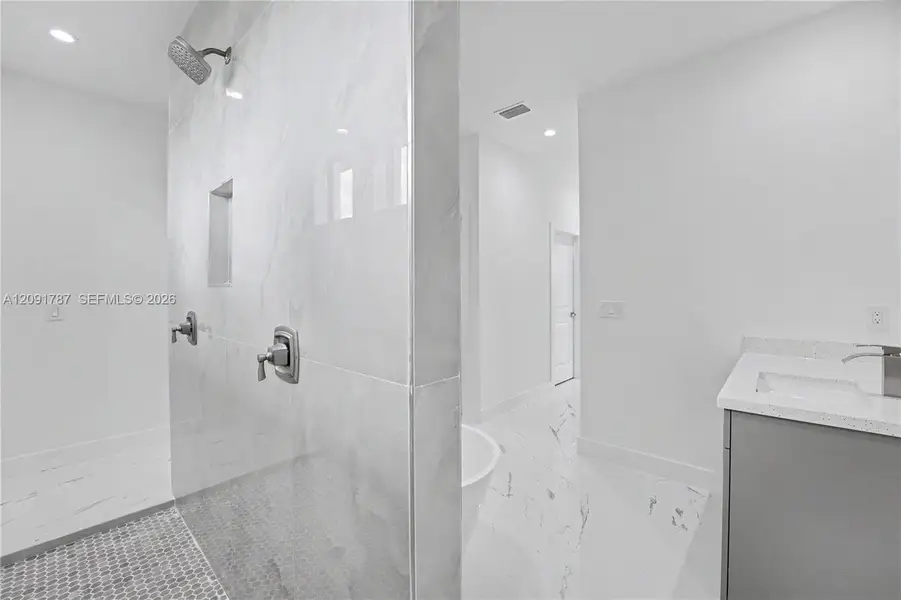 Furnished interior view inside a new home in , Cape Coral (Image 7). Furnished interior view inside a new home in , Cape Coral (Image 7).