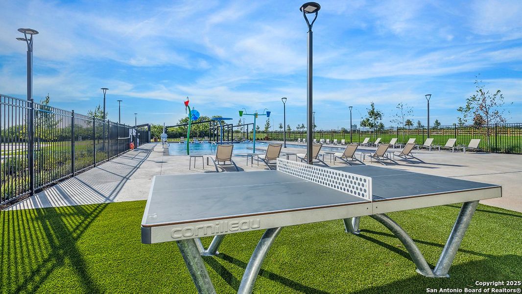 Community amenities in Avenida, Converse (Image 43).