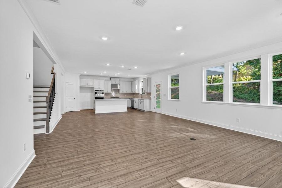 Spacious, unfurnished interior of a new home in Bailey Fence, Dacula (Image 26).