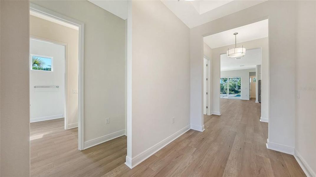 Spacious, unfurnished interior of a new home in , Venice (Image 35).