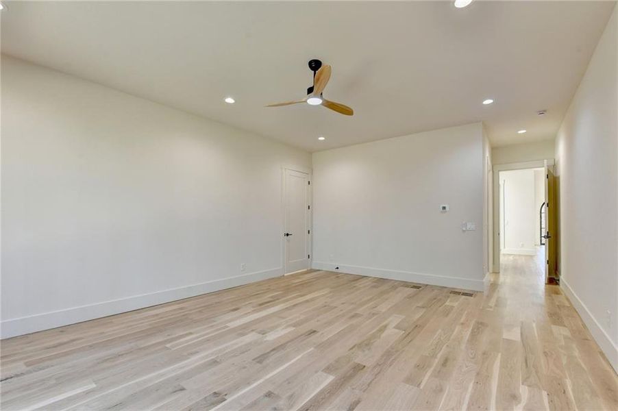 Spacious, unfurnished interior of a new home in , Alpharetta (Image 43). Spacious, unfurnished interior of a new home in , Alpharetta (Image 43).