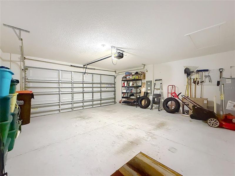 Spacious, unfurnished interior of a new home in Huntington Ridge, Ocala (Image 21).