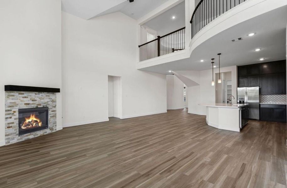Spacious, unfurnished interior of a new home in Coastal Point, League City (Image 13).