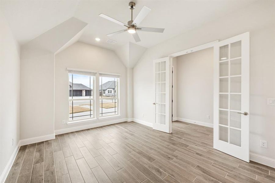 Spacious, unfurnished interior of a new home in Sunrise at Garden Valley, Waxahachie (Image 15).