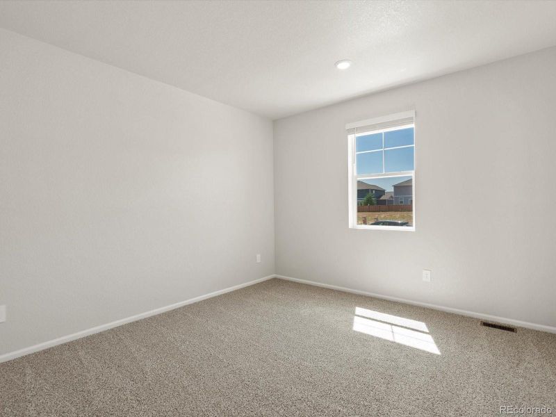 Spacious, unfurnished interior of a new home in Hidden Valley Farm, Severance (Image 21).