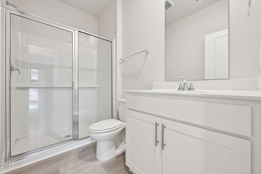 16-web-or-mls-Raleigh - Oak Manor - 649