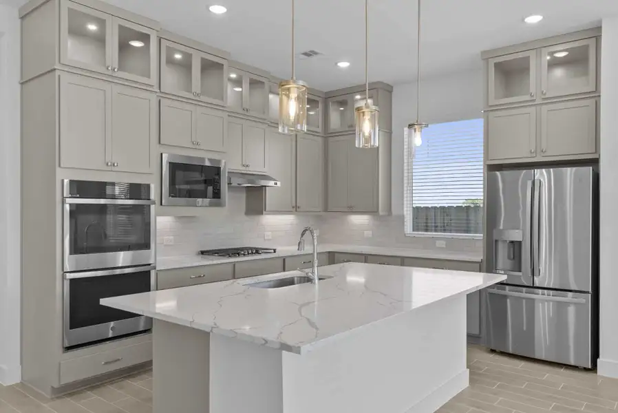 Furnished interior view inside a new home in Beacon Point, Texas City (Image 5).