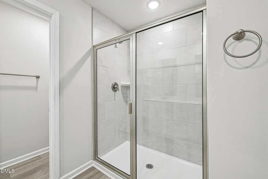 25-web-or-mls-Raleigh - Oak Manor - 928