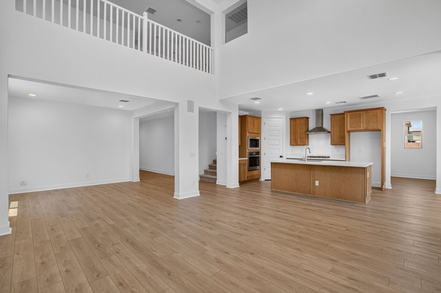 Spacious, unfurnished interior of a new home in Allen Ranches, Litchfield Park (Image 16).