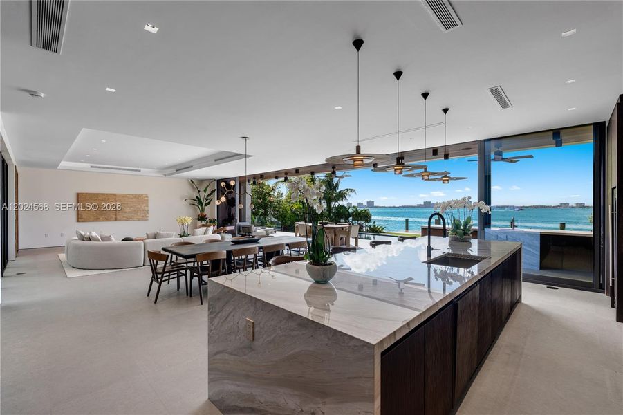 Community amenities in , Miami Beach (Image 40).