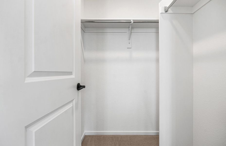 Spacious, unfurnished interior of a new home in Harvest Crossing, Aurora (Image 27).