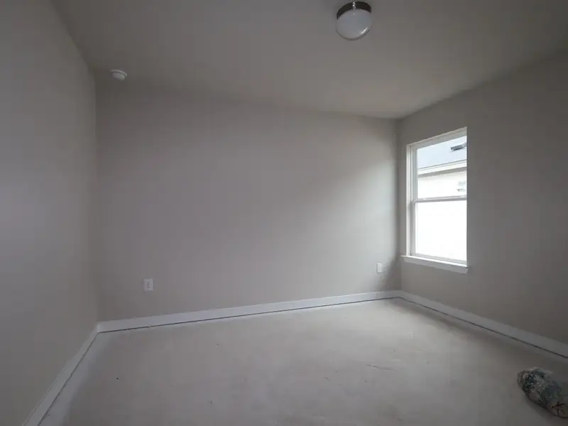 Spacious, unfurnished interior of a new home in Willow Springs, Buda (Image 3).