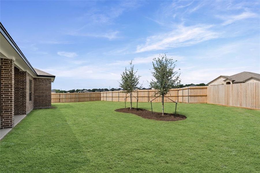 Exterior details and patio area of a home in , Lorena (Image 3).