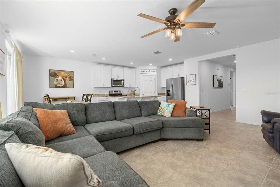 Furnished interior view inside a new home in Deer Run at Crosswinds, Davenport (Image 18).