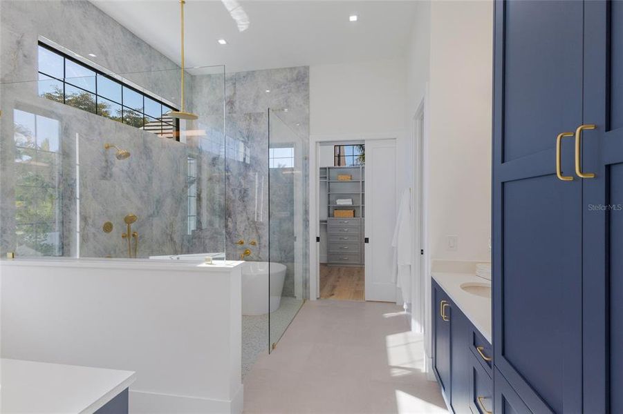 Furnished interior view inside a new home in , Sarasota (Image 40).