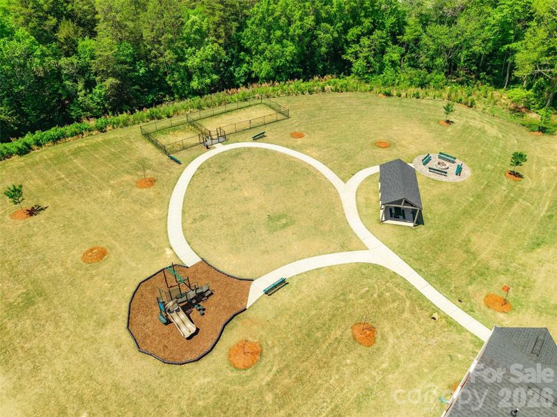 Community amenities in , Matthews (Image 34).