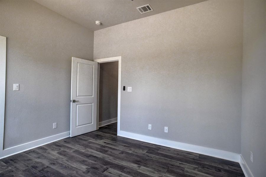 Spacious, unfurnished interior of a new home in , Bastrop (Image 17).