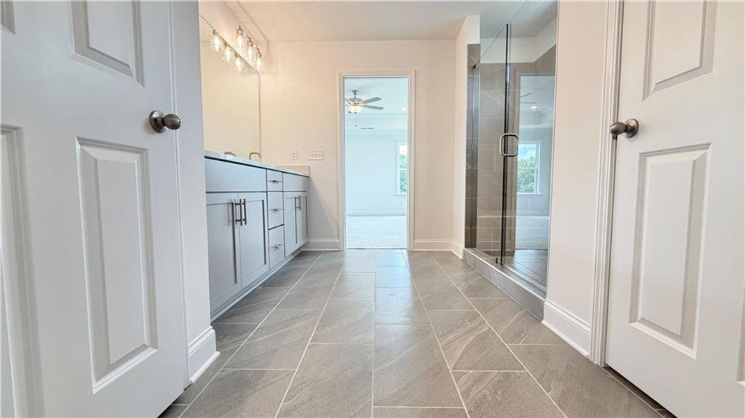 Spacious, unfurnished interior of a new home in Wehunt Meadows, Hoschton (Image 16).
