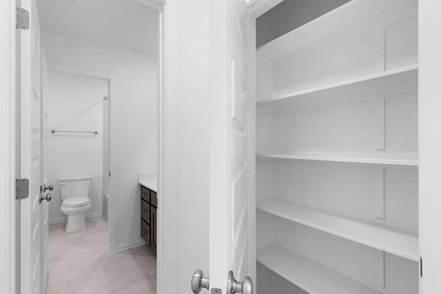 Furnished interior view inside a new home in Highland Village, Georgetown (Image 9).