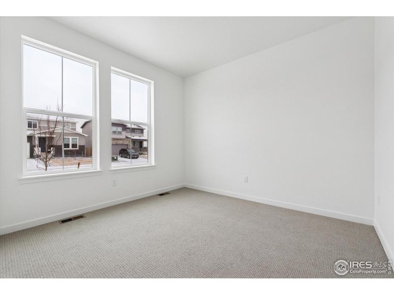 Spacious, unfurnished interior of a new home in The Overlook at Johnstown Farms, Johnstown (Image 15).