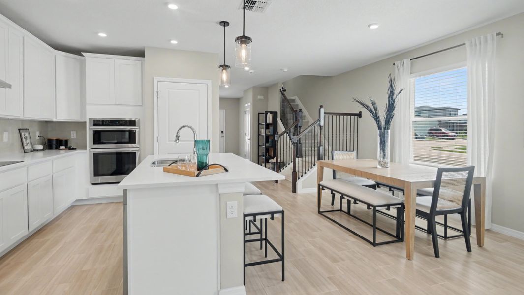 Representative furnished interior of a home built from the Lexington by Maronda Homes in Cassie Oaks, Jacksonville (Image 13).
