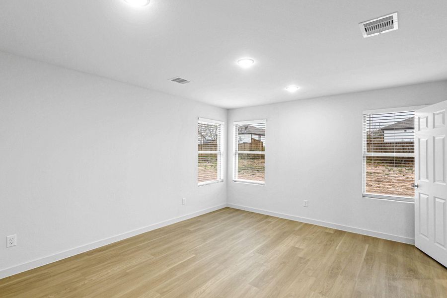 Spacious, unfurnished interior of a new home in , Hempstead (Image 13). Spacious, unfurnished interior of a new home in , Hempstead (Image 13).
