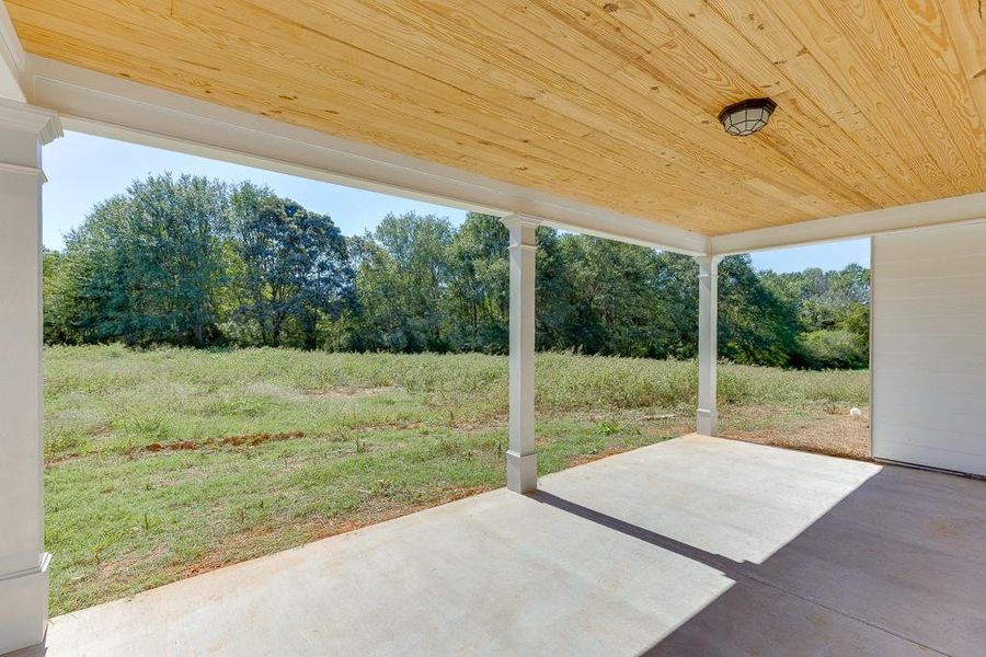 Exterior details and patio area of a home in , Hartwell (Image 19).
