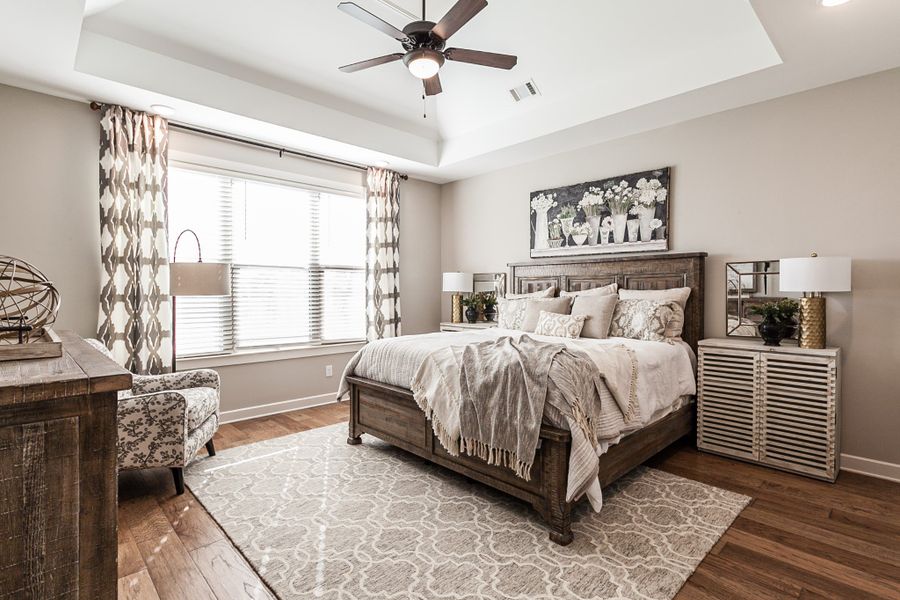 Representative furnished interior of a home built from the Bentley by Grant & Co in Manor at Hall Creek, Arlington (Image 40).