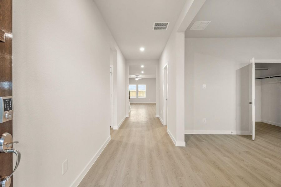 Spacious, unfurnished interior of a new home in Trails at Woodhaven, La Marque (Image 29).