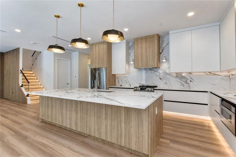 Furnished interior view inside a new home in , Tampa (Image 55).