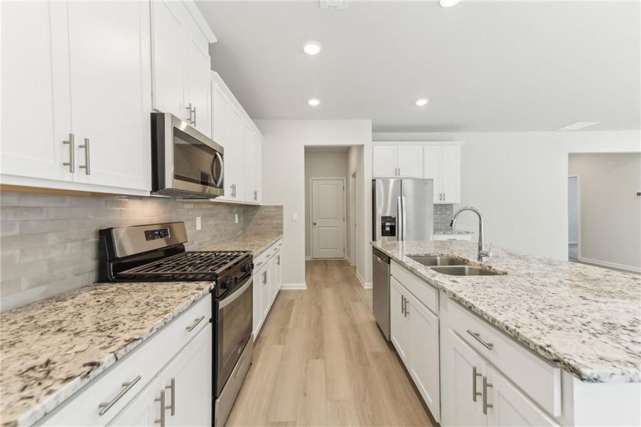 Furnished interior view inside a new home in Ivey Township, Dallas (Image 5).
