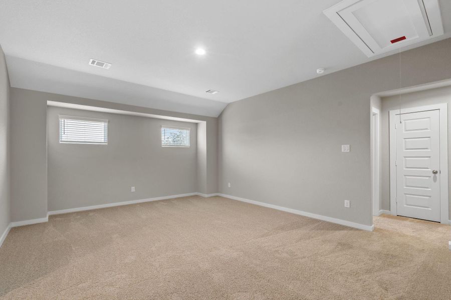 Spacious, unfurnished interior of a new home in Cypresswood Landing, Humble (Image 25).
