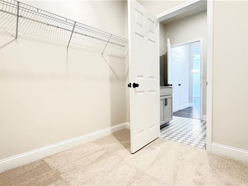 Spacious, unfurnished interior of a new home in Wehunt Meadows, Hoschton (Image 30).