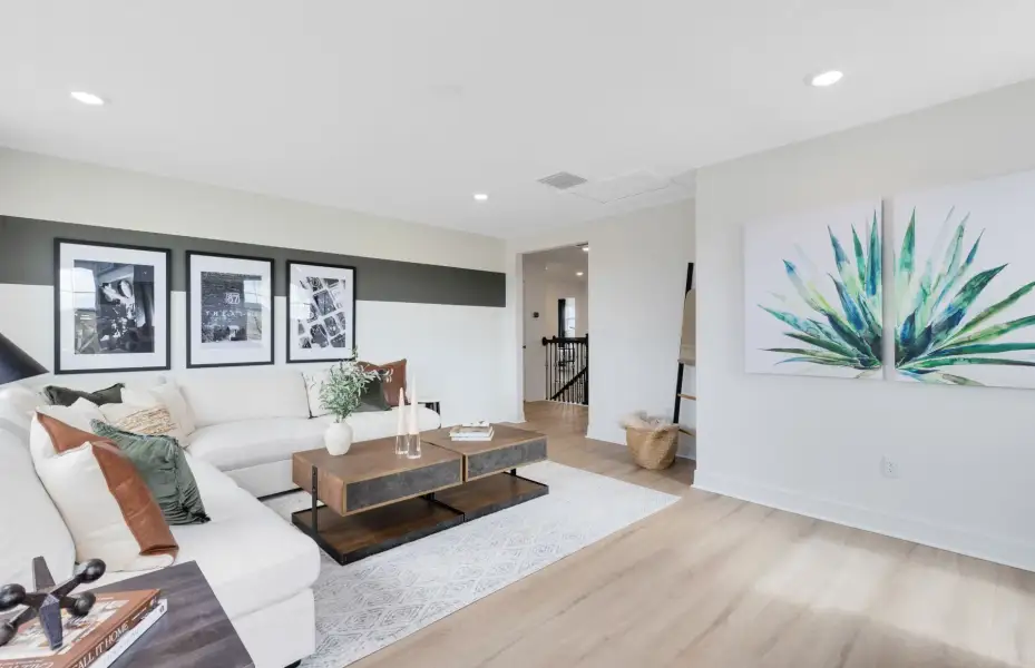 Representative furnished interior of a home built from the Serena by Pulte Homes in Highland Pines, Leesburg (Image 14).