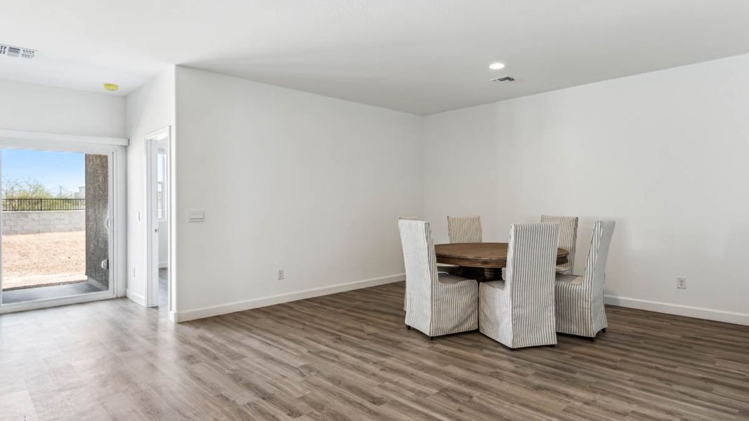 Spacious, unfurnished interior of a new home in Magma Ranch Vistas, Florence (Image 16).