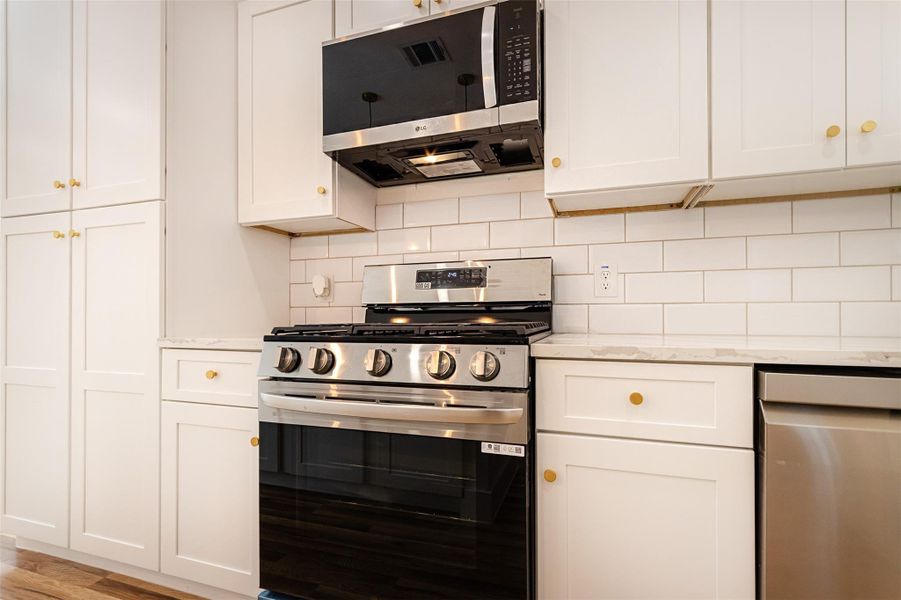 Furnished interior view inside a new home in , Houston (Image 6). Furnished interior view inside a new home in , Houston (Image 6).