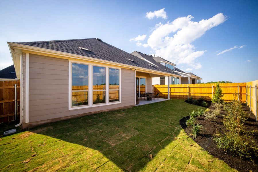 Spacious Backyard Spacious Backyard