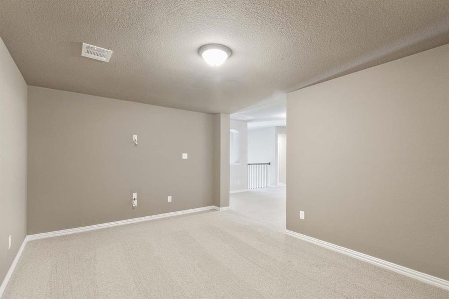 Spacious, unfurnished interior of a new home in Sandbrock Ranch: 60ft. lots, Aubrey (Image 6).