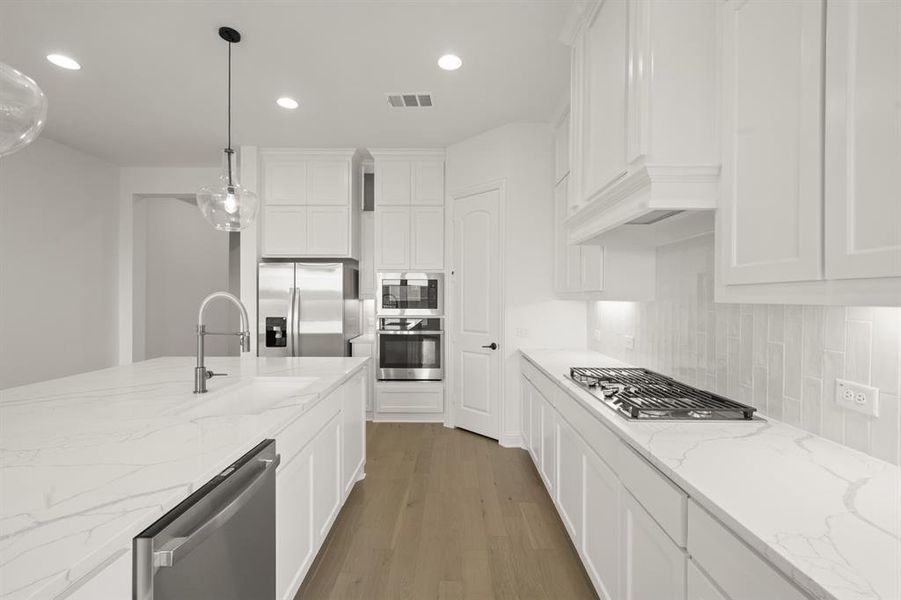 1845 Rough Ridge- Kitchen-3