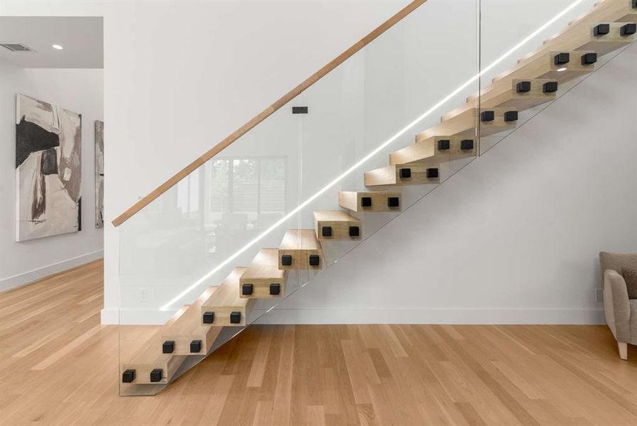 Spacious, unfurnished interior of a new home in , Dallas (Image 25).