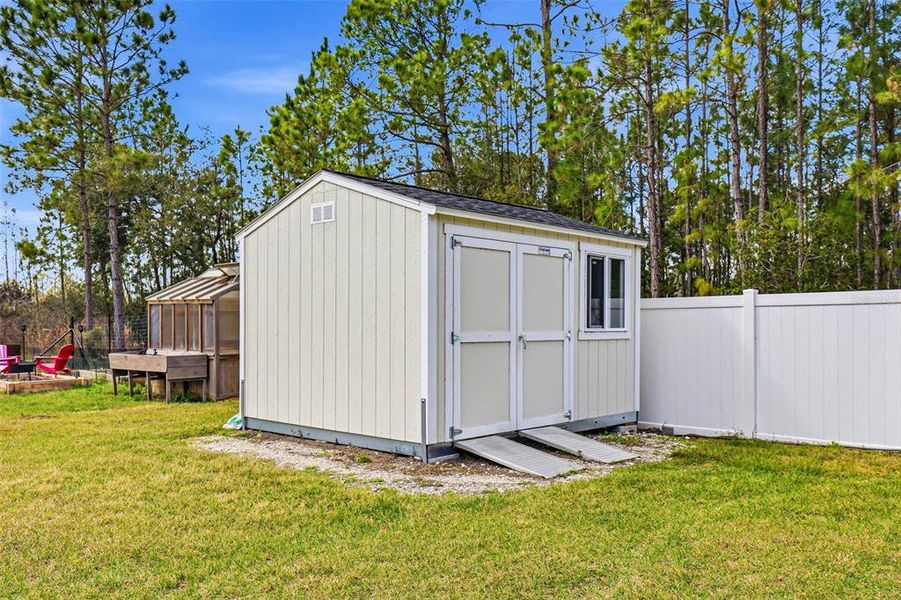 Exterior details and patio area of a home in , Wesley Chapel (Image 30).