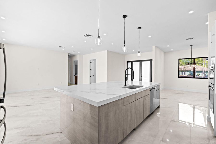 19-web-or-mls-A7409425 19-web-or-mls-A7409425