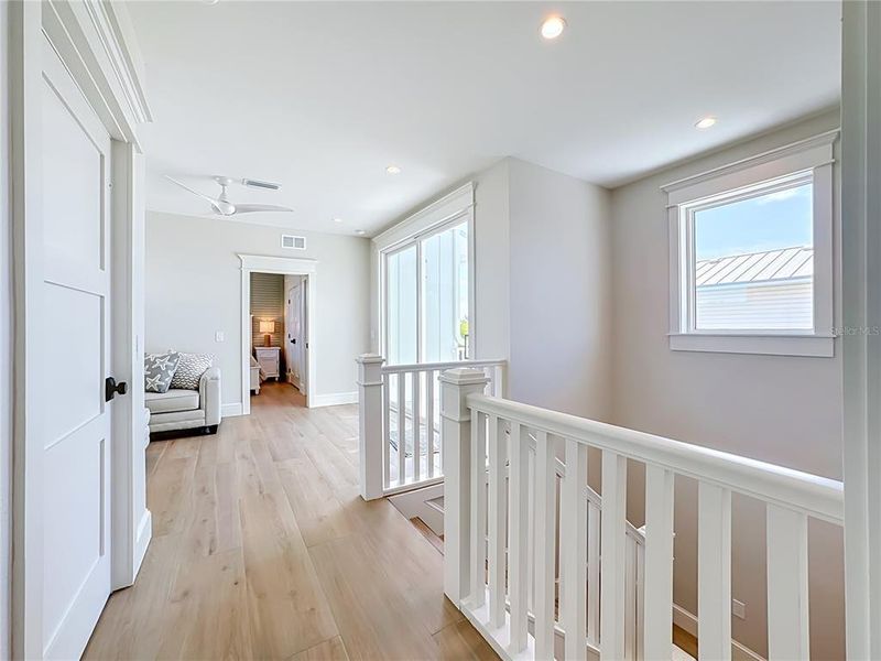 Spacious, unfurnished interior of a new home in , Bradenton Beach (Image 68).