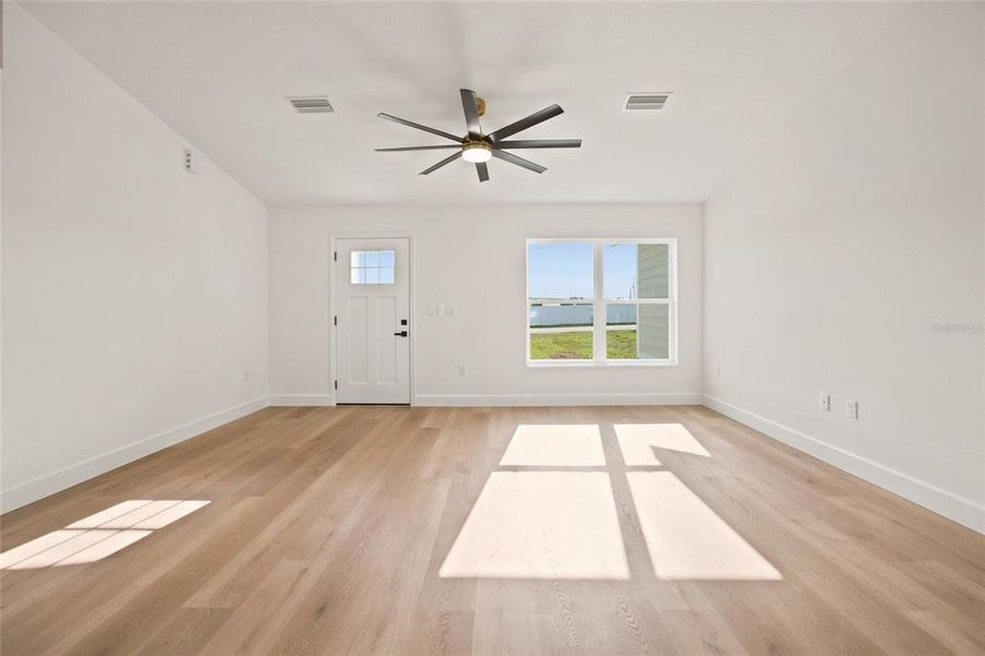 Spacious, unfurnished interior of a new home in , Ocala (Image 21).