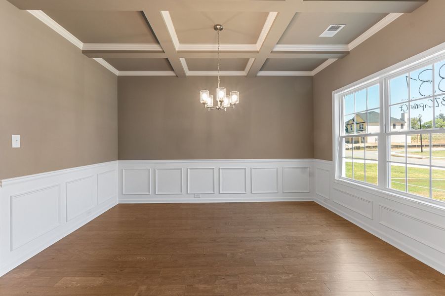 Dining Room:4631 Capulet Court